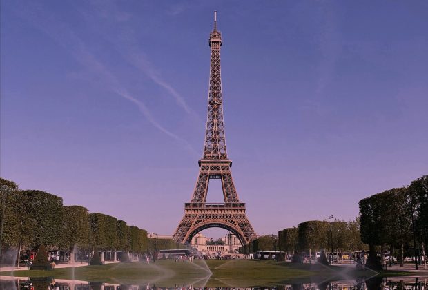 Eiffel Tower in movies as seen from a distance