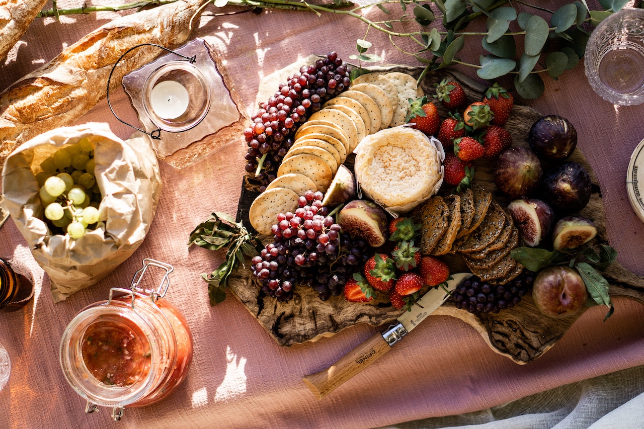 Food for your Eiffel Tower picnic