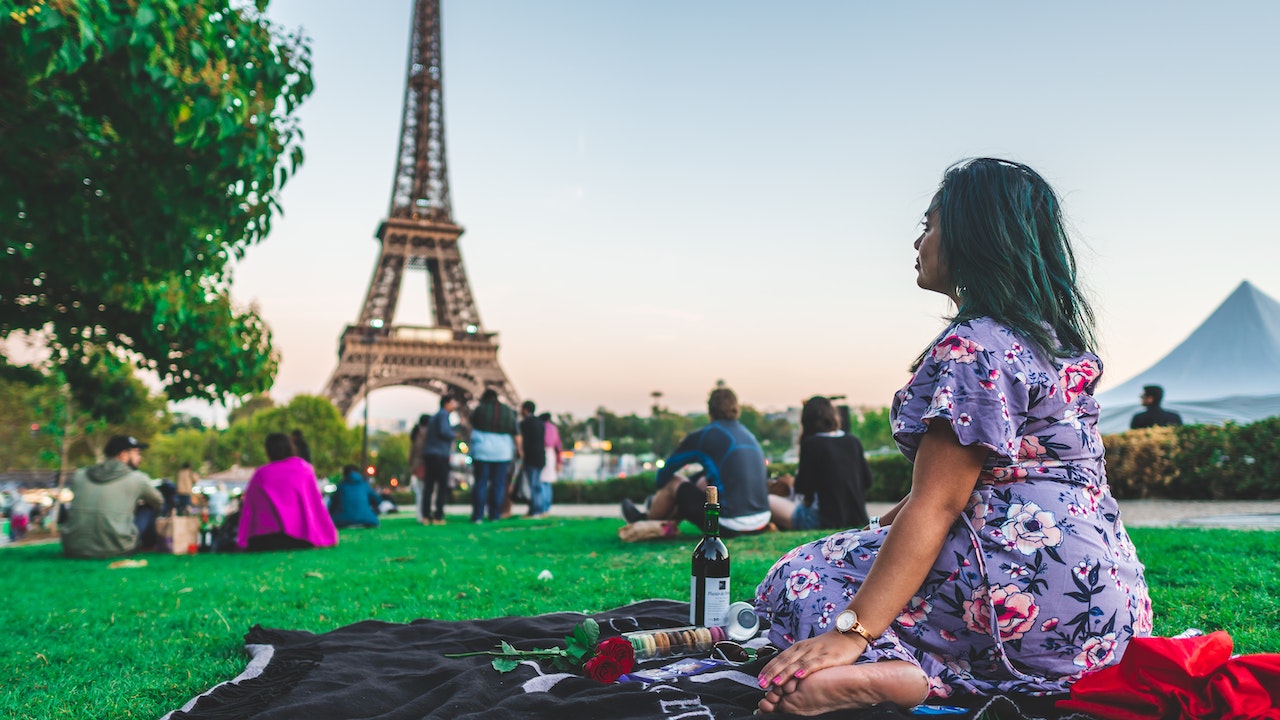 Picnic in Champ de Mars